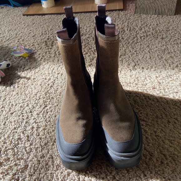 Sam Edelman Lulia Chelsea Boot - Picture 3 of 9